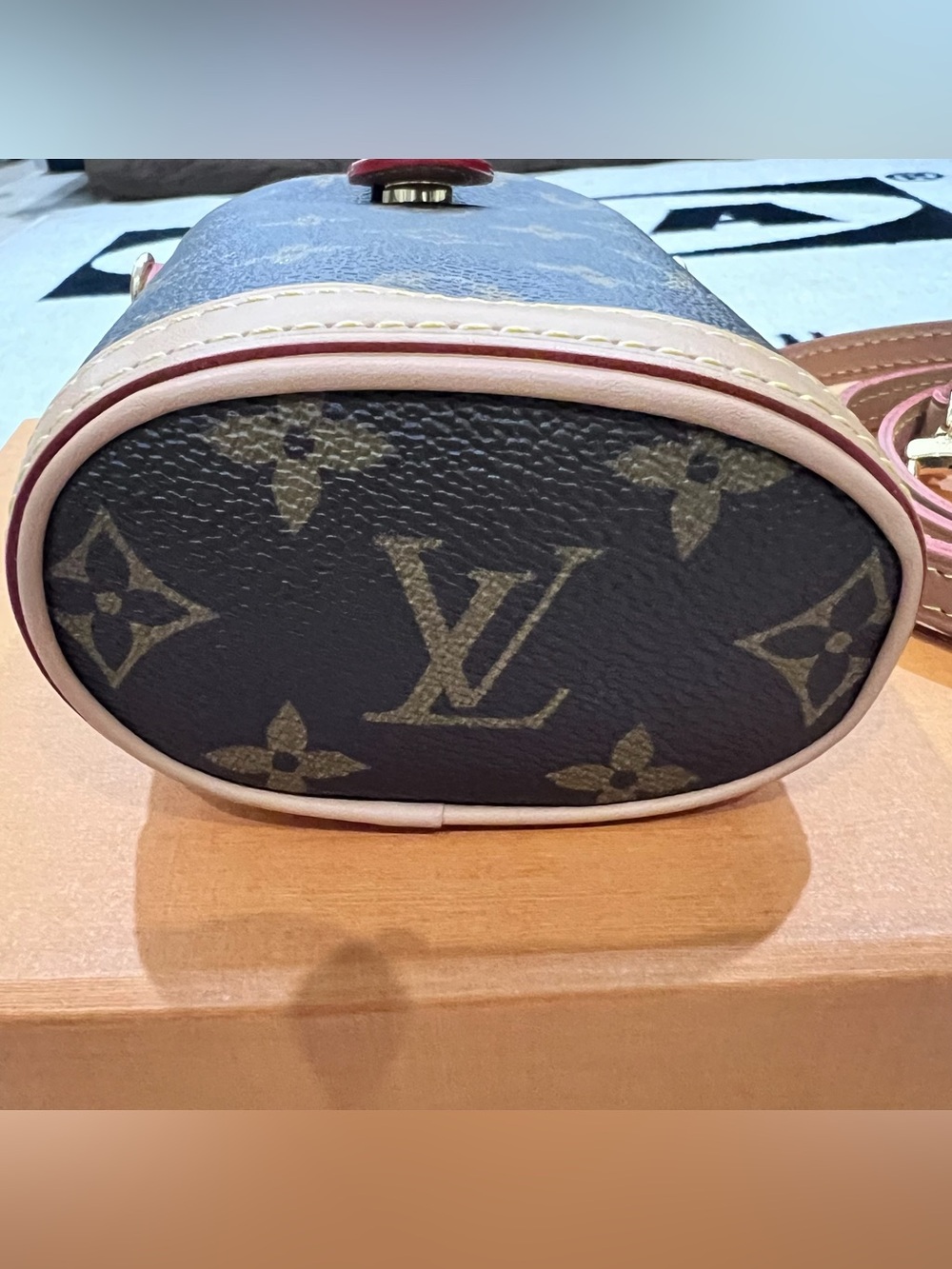 Louis Vuitton fold me pouch - Picture 5 of 16